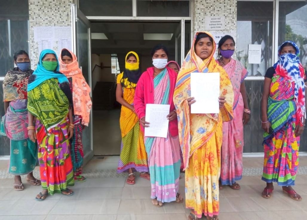 ଚେକିଂ ଆଳରେ ଅବକାରୀ ବିଭାଗର କର୍ମଚାରୀଙ୍କ ଗୁଣ୍ଡାଗର୍ଦ୍ଦି ଅଭିଯୋଗ