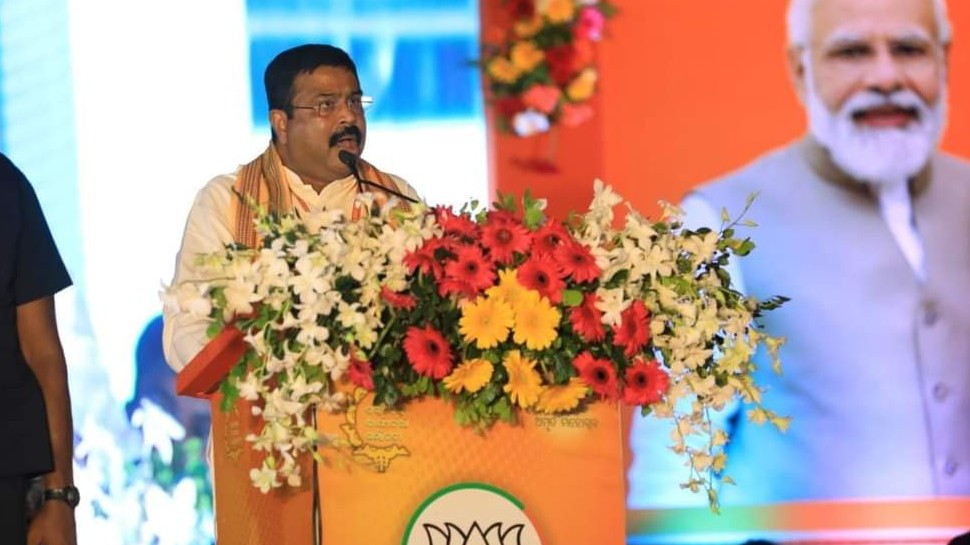 Angul News: ଅନୁଗୋଳ ଏନଏଚ୍-୫୩ର ସମ୍ପ୍ରସାରଣ ସହ ରାଜପଥକୁ ଦୁଇ ଲେନ୍ ବିଶିଷ୍ଟ କରିବା ପାଇଁ ୧୭୪ କୋଟି ମଞ୍ଜୁର: ଧର୍ମେନ୍ଦ୍ର ପ୍ରଧାନ