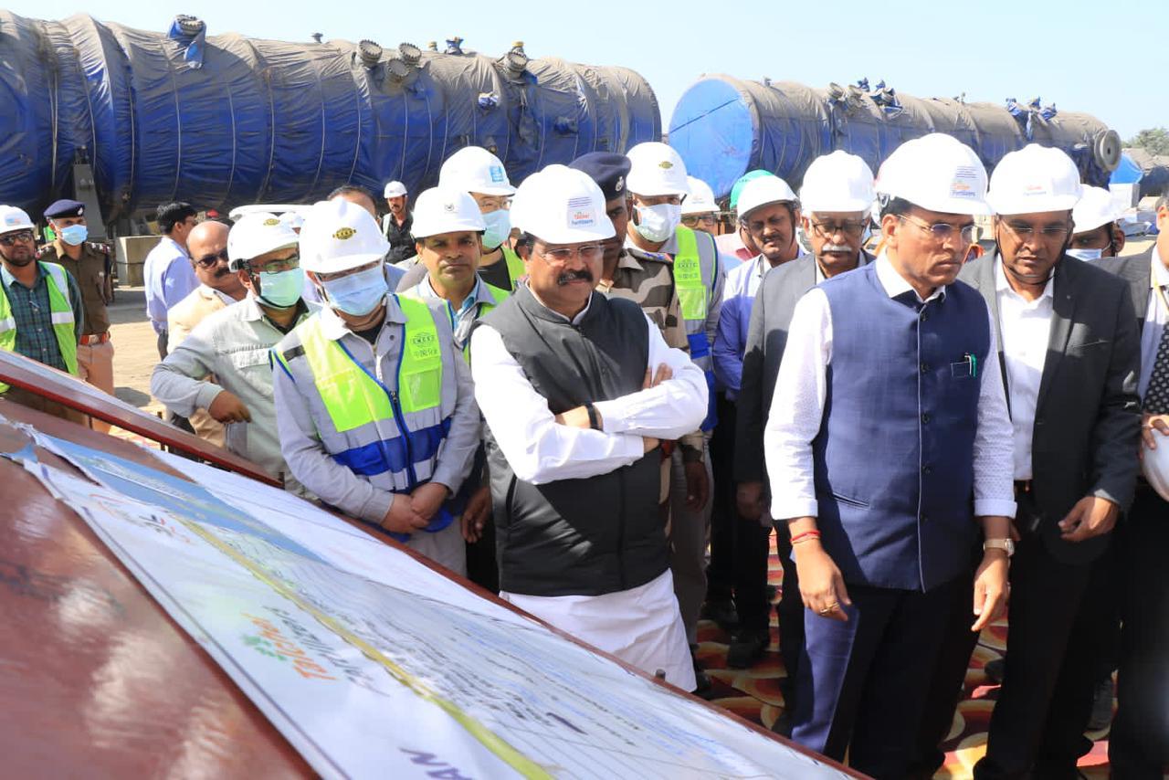 Angul News: ତାଳଚେର ସାର କାରଖାନା ୟୁରିଆ ଉତ୍ପାଦନରେ ଭାରତକୁ ଆତ୍ମନିର୍ଭର କରିବ: ଧର୍ମେନ୍ଦ୍ର ପ୍ରଧାନ