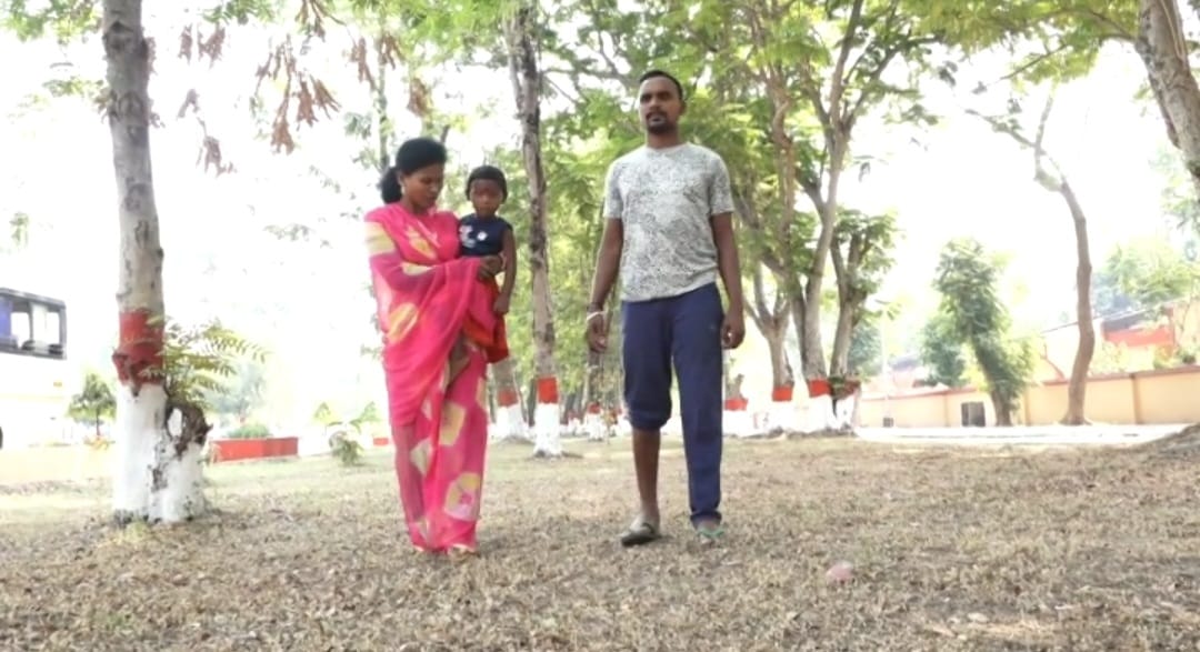 Angul News: ପାଳଲହାଡ଼ା ପୋଲିସର ଥାର୍ଡ ଡିଗ୍ରୀ ଘଟଣା, କେନ୍ଦ୍ର ଗୃହ ରାଷ୍ଟ୍ରମନ୍ତ୍ରୀଙ୍କୁ ଭେଟିଲେ ପୀଡିତ